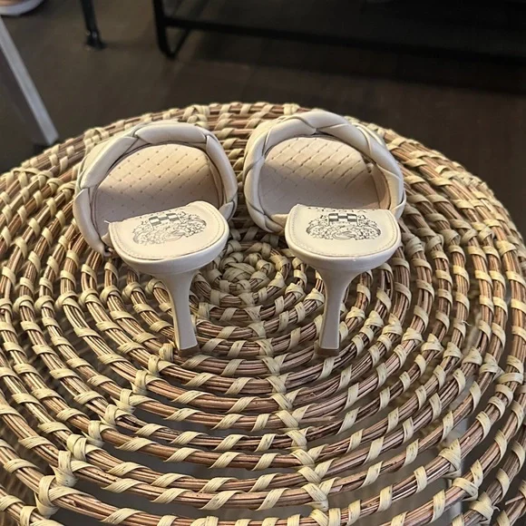 Vince Camuto Beige Woven Women's Sandals - Picture 3 of 8